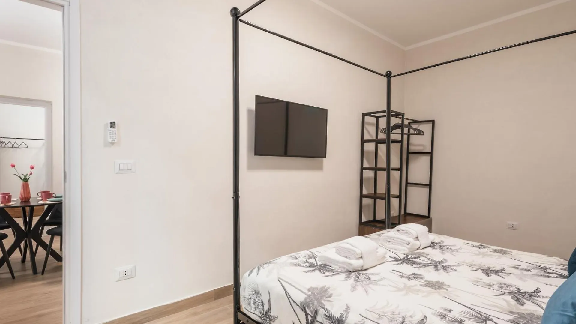 C2 Top Class Apartment, 2 Camere Da Letto Con Giardino In Zona Via Veneto Distante 15 Minuti A Piedi Da Fontana Di Trevi Rome Italy