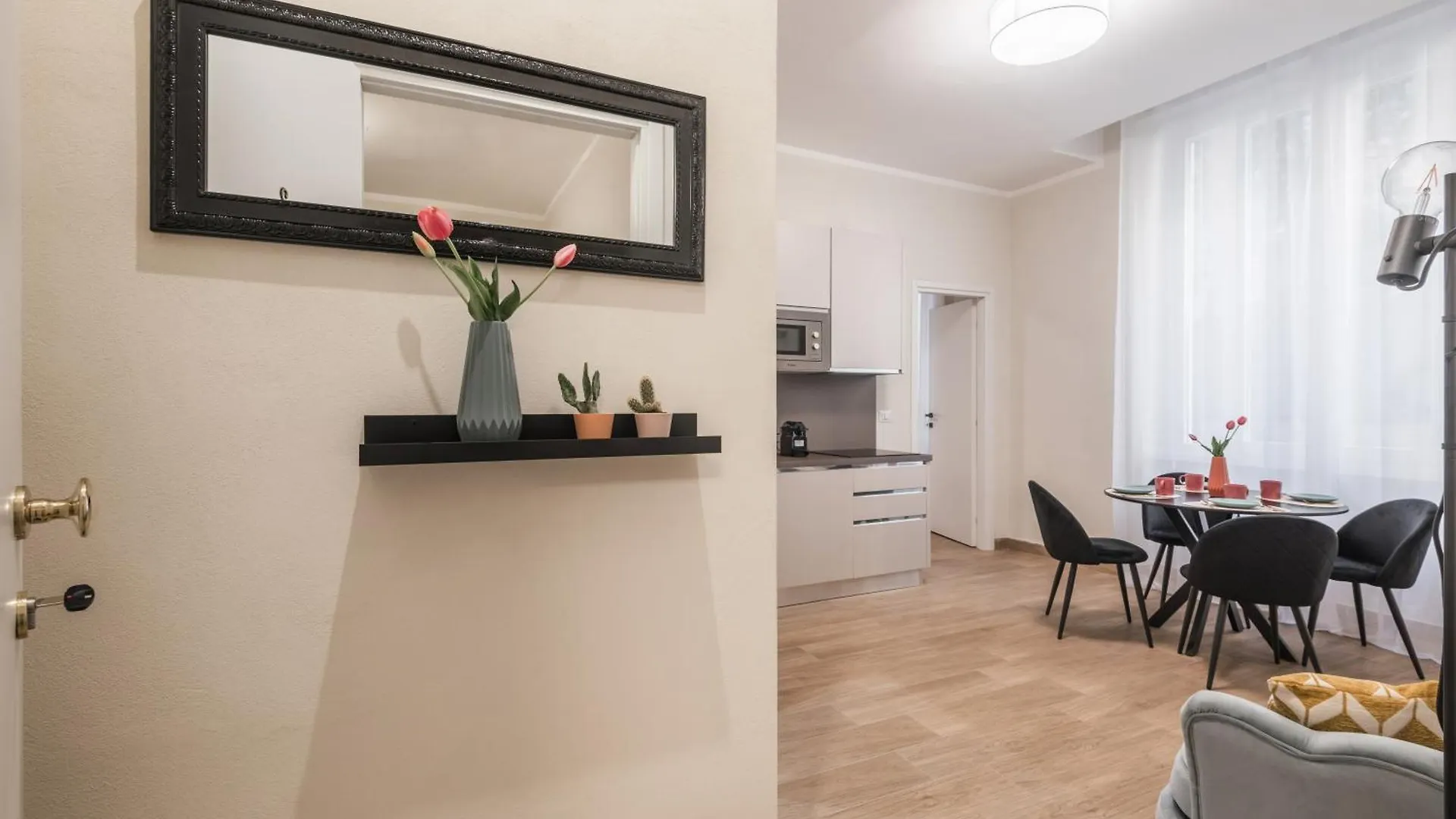 C2 Top Class Apartment, 2 Camere Da Letto Con Giardino In Zona Via Veneto Distante 15 Minuti A Piedi Da Fontana Di Trevi Rome 0*,