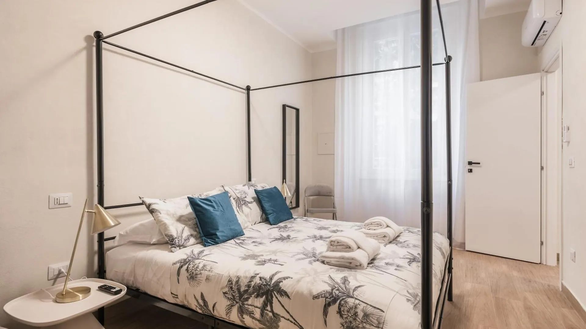 C2 Top Class Apartment, 2 Camere Da Letto Con Giardino In Zona Via Veneto Distante 15 Minuti A Piedi Da Fontana Di Trevi Rome Apartment