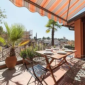 The Spanish Steps Grand Penthouse Apartment